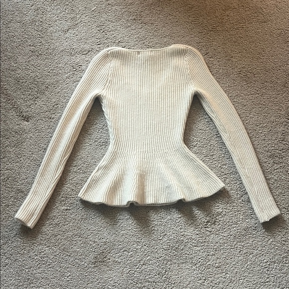 *NWOT* H&M Off-White Ribbed Sweater - Picture 3 of 3